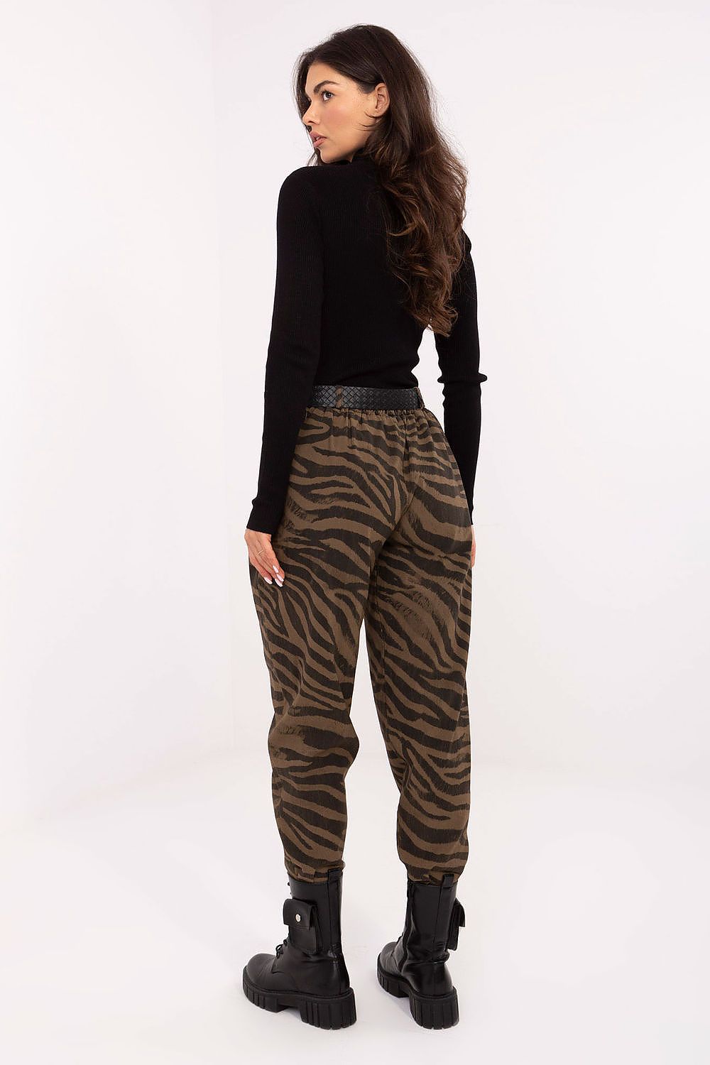  Women trousers model 218441 Italy Moda 